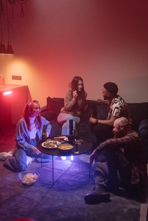 How to Host a Cozy Movie Night at Home: Tips for the Perfect Evening